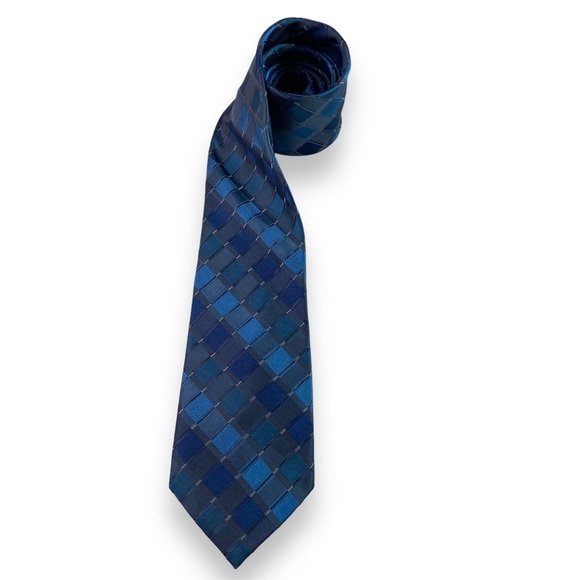 Van Heusen Other - Van Heusen Men's Tie Necktie 100% Silk Navy Blue Shades Geometric Squares 3.3x57